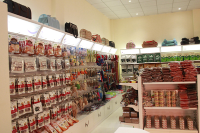 1481610181381942.jpg 样板店货架-6.JPG